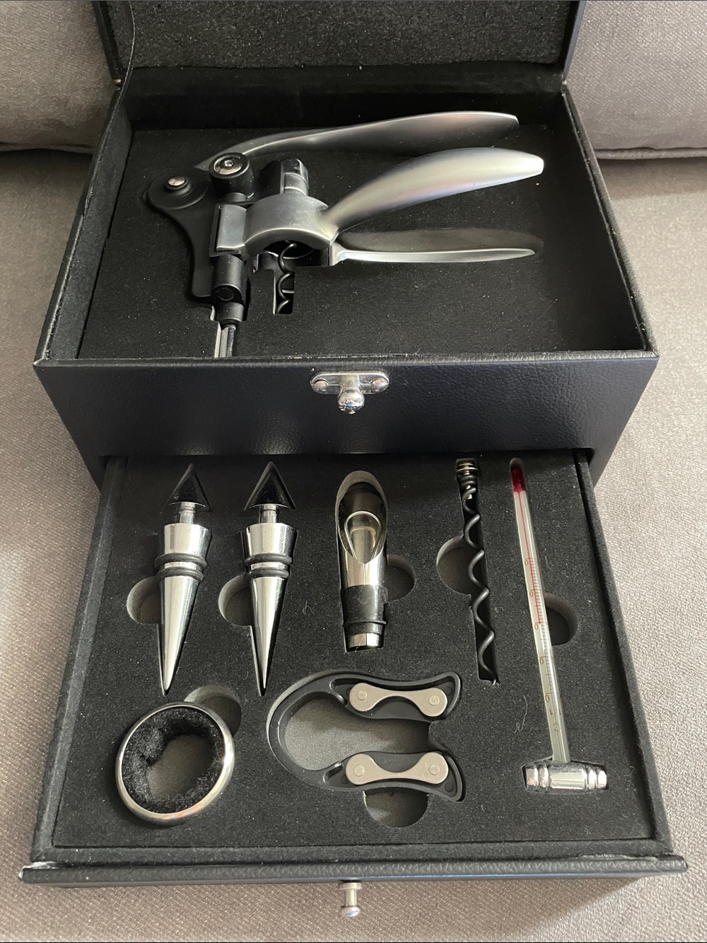 NIB Legacy Wine Accessory Set in Black and Silver